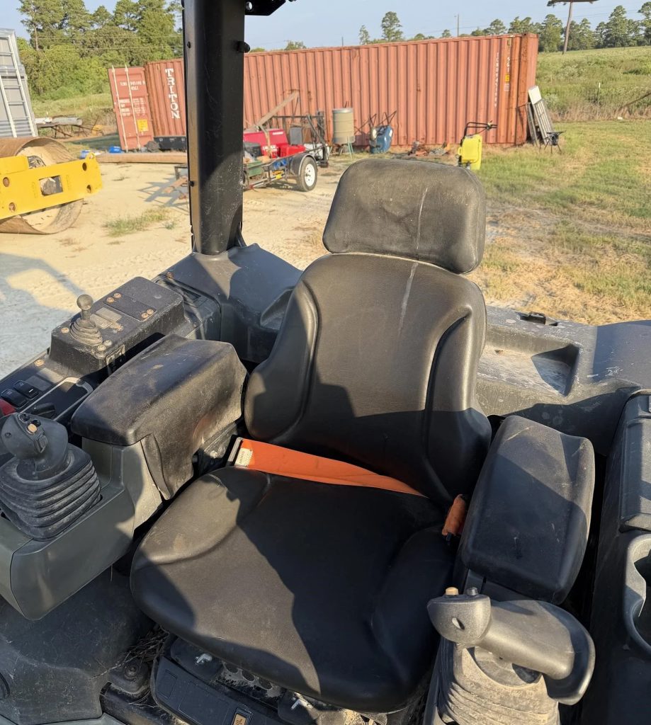 2022 CATERPILLAR D3 LGP - Image 5
