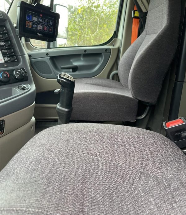 2016 Freightliner Cascadia 125 - Image 14