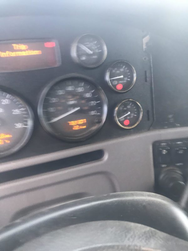 2011 PETERBILT 365 - Image 12