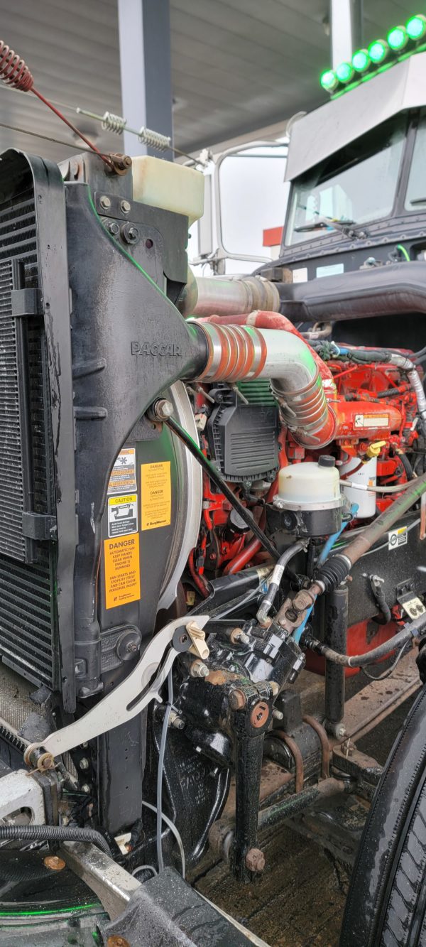 2011 Peterbilt 389 - Image 16