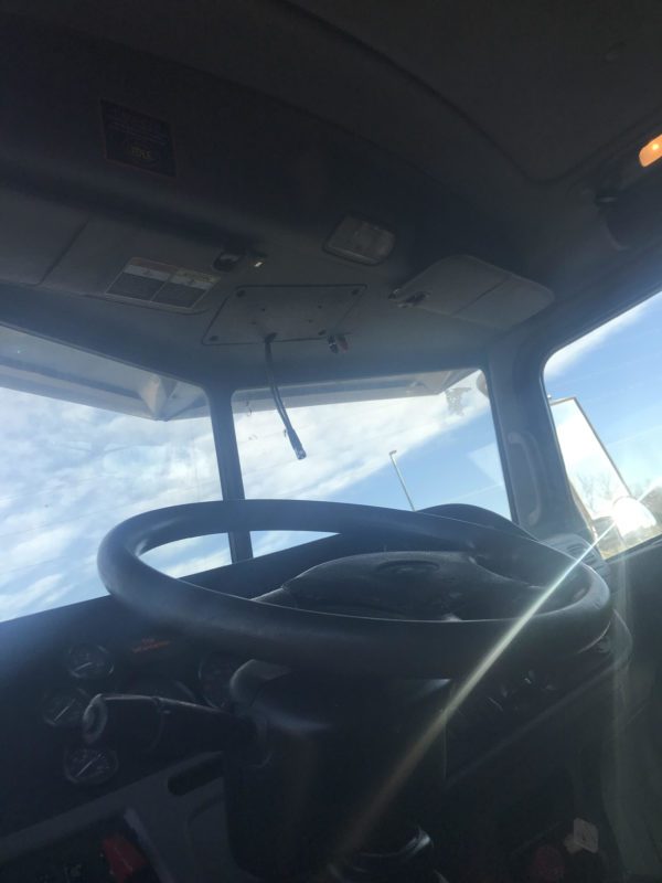 2011 PETERBILT 365 - Image 3