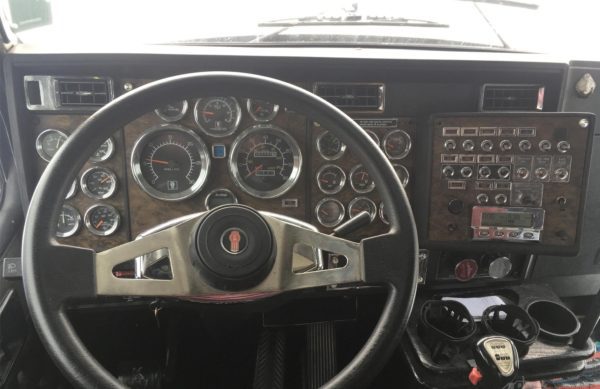 1999 Kenworth - Image 5