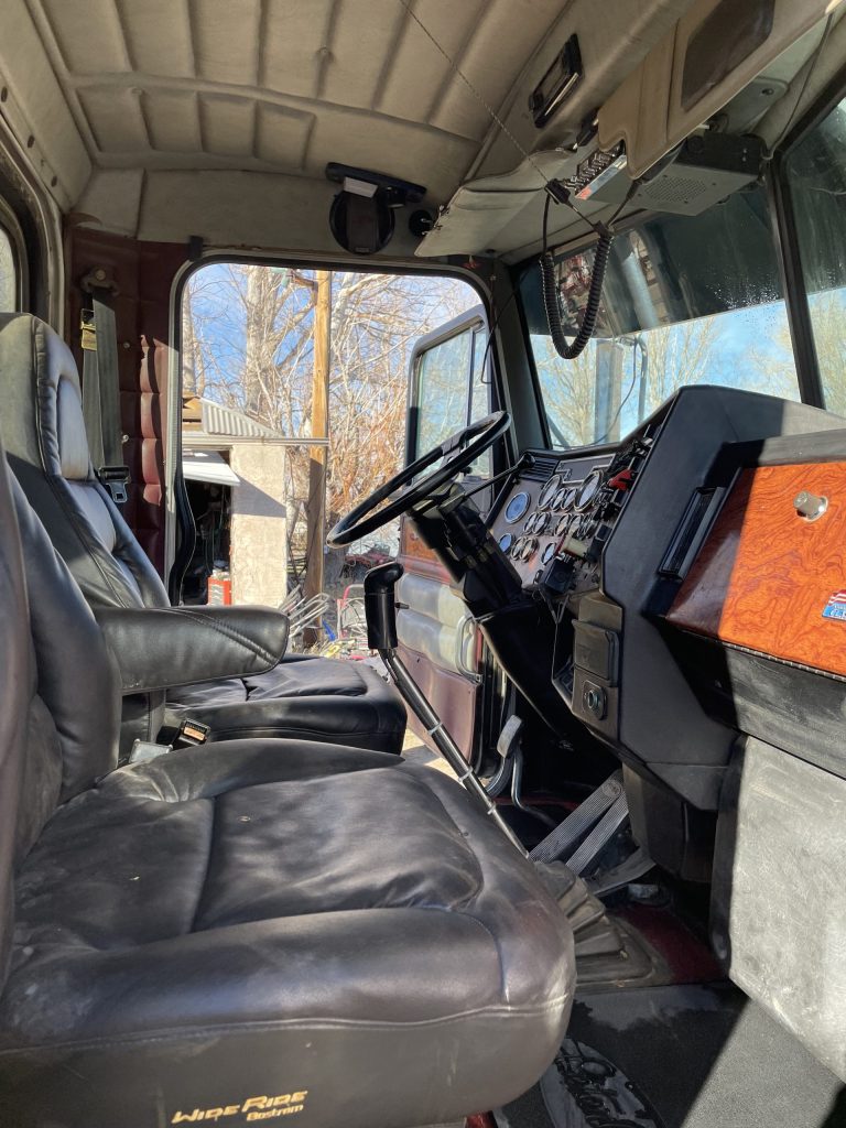 1999 Peterbilt 379 - Image 8