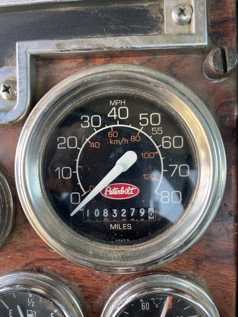 1999 Peterbilt 379 - Image 9