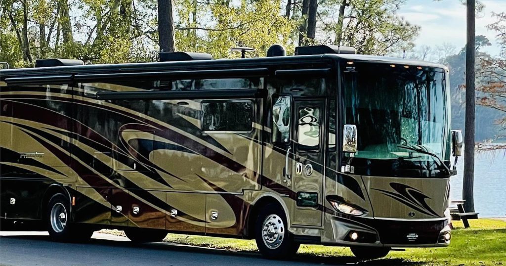 2018 Tiffin Phaeton 40AH