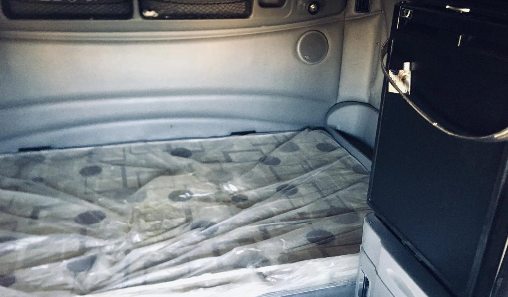 2014 PETERBILT 587 & 1997 JM 8 Car Trailer Fully Rebuilt - Image 11