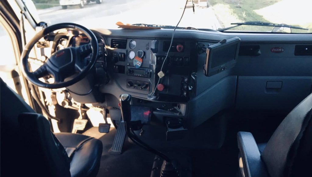 2014 PETERBILT 587 & 1997 JM 8 Car Trailer Fully Rebuilt - Image 12