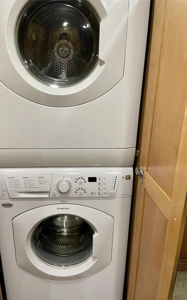 2018 Tiffin Phaeton 40AH  - Image 18