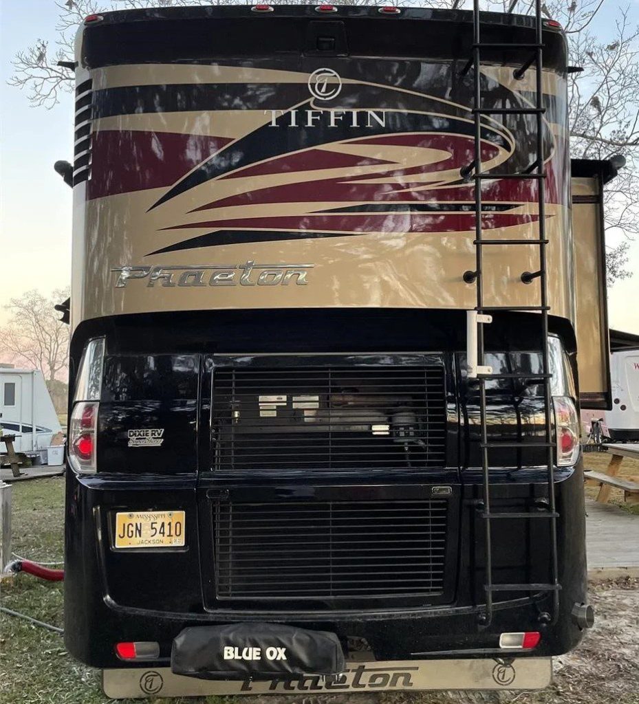 2018 Tiffin Phaeton 40AH  - Image 3