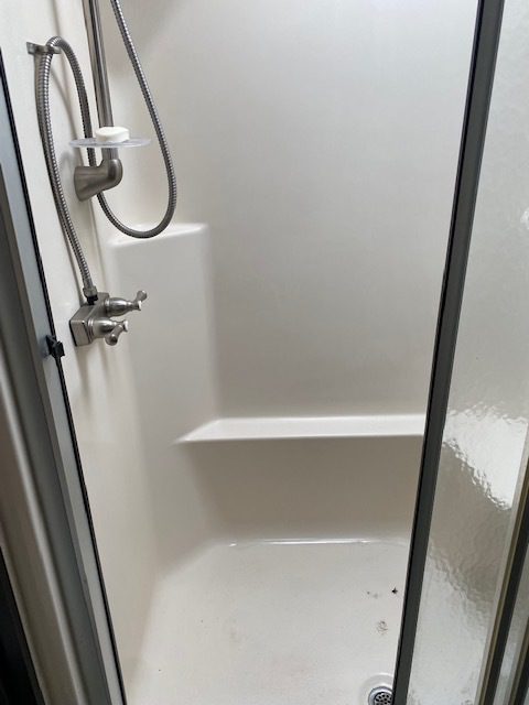 2014 Grand Design MOMENTUM 385TH - Image 11