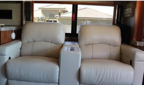 2019 TIFFIN ALLEGRO BUS 40IP - Image 14