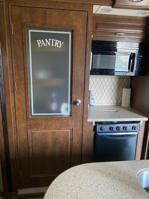 2014 Grand Design MOMENTUM 385TH - Image 18