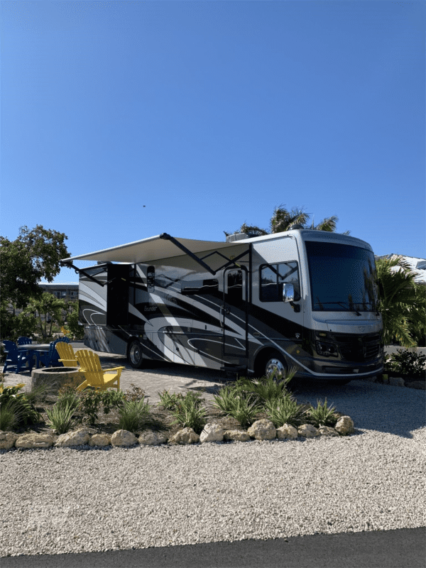 2022 FLEETWOOD BOUNDER 35K - Image 23