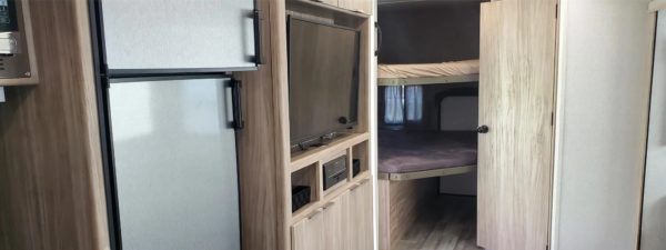 2021 WINNEBAGO MINNIE 2801BHS - Image 3