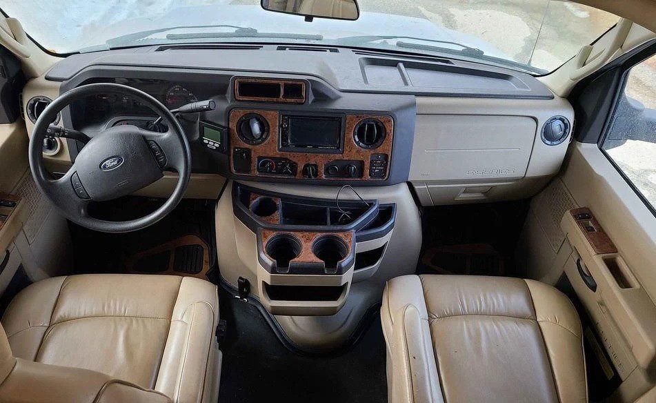 2017 THOR MOTOR COACH QUANTUM PD31 - Image 3