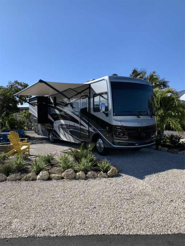 2022 FLEETWOOD BOUNDER 35K - Image 3