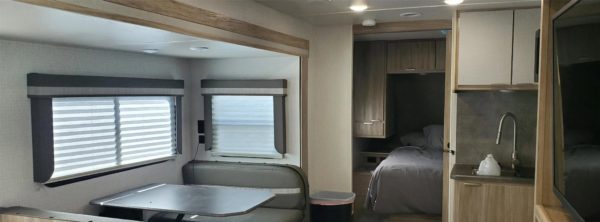2021 WINNEBAGO MINNIE 2801BHS - Image 4