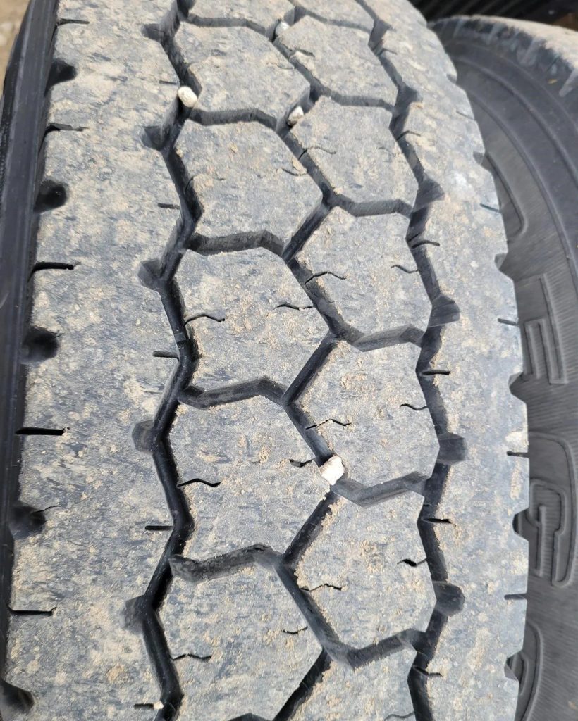 2015 Volvo VNL64T730 - Image 4