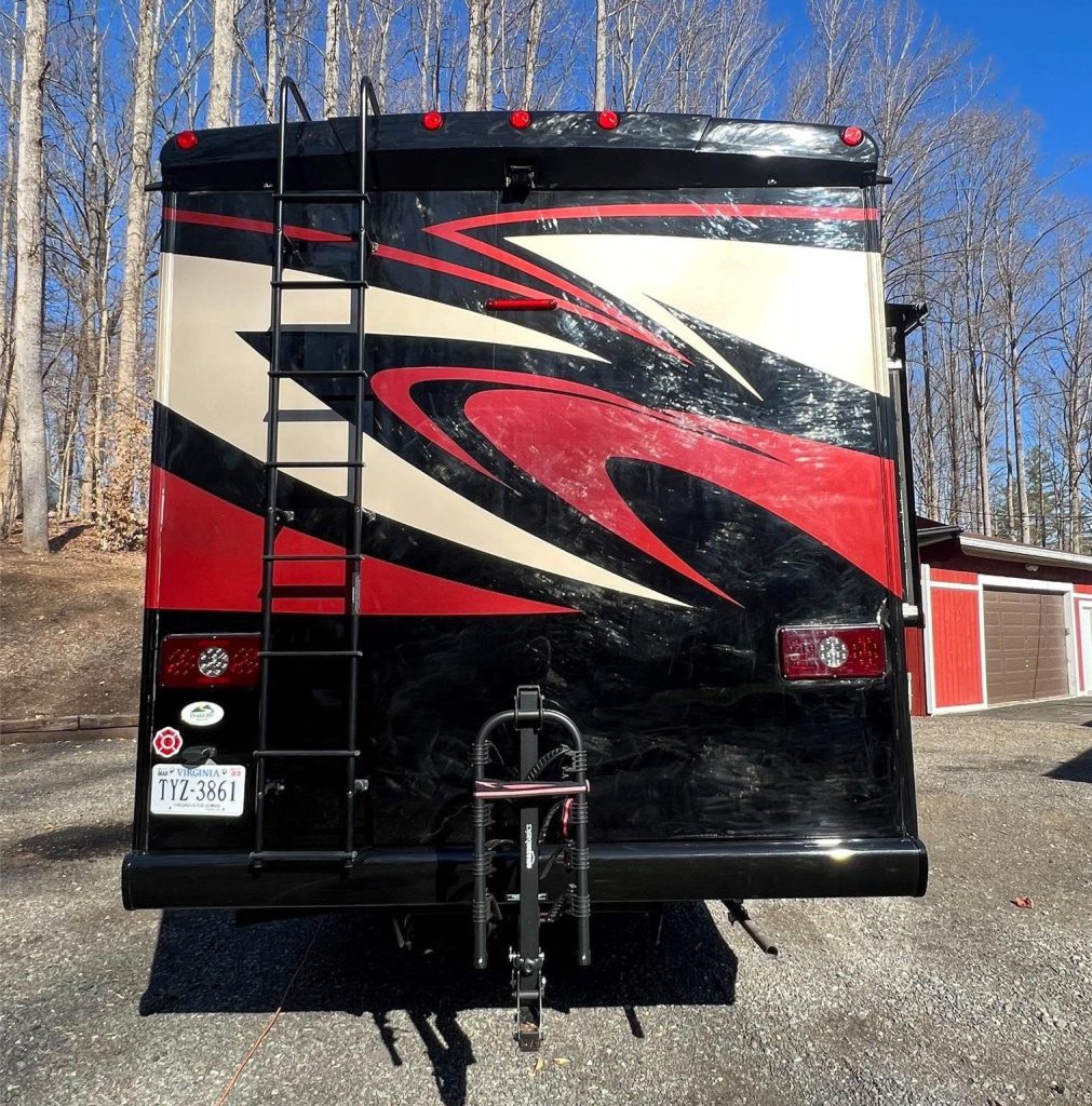 2016 Itasca Sunstar LX 35F - Image 5