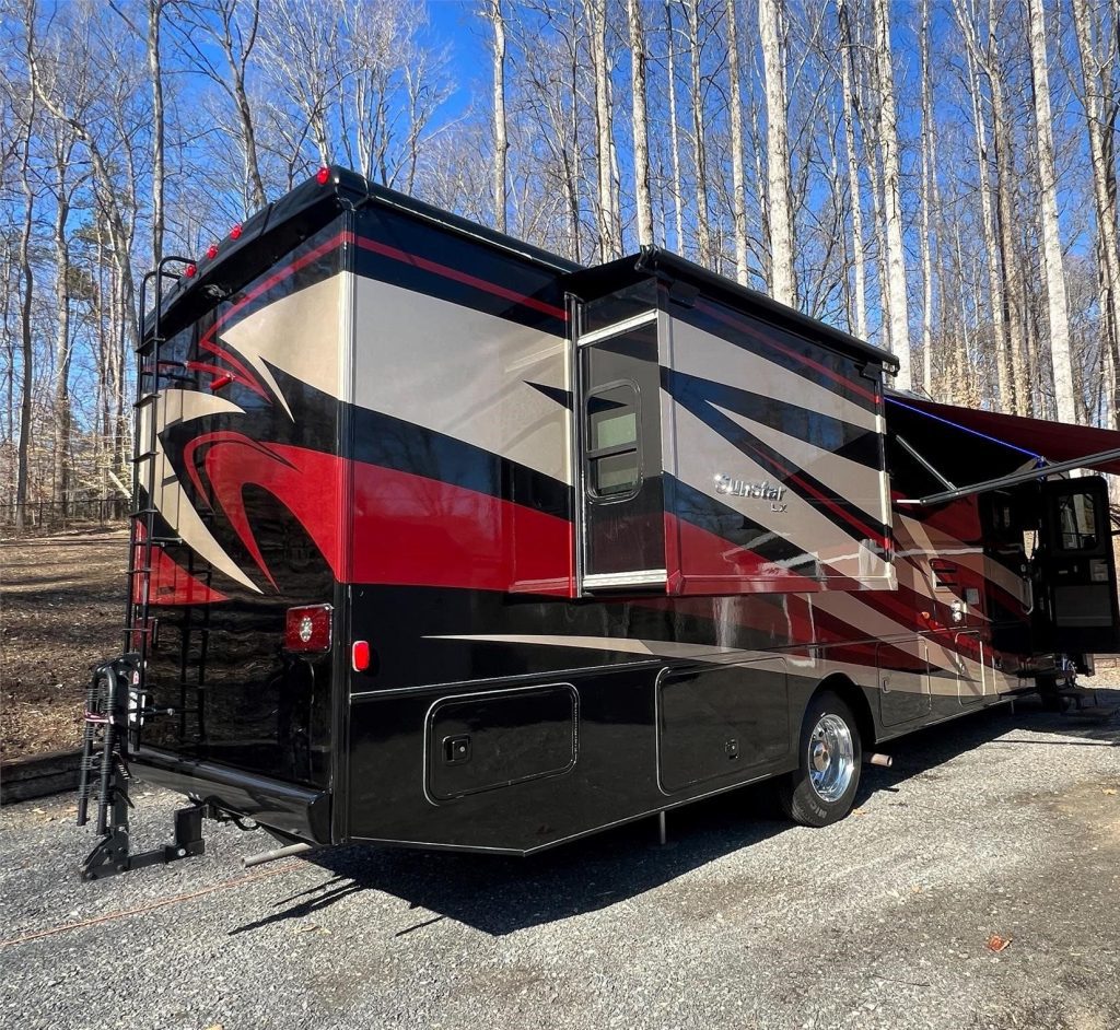 2016 Itasca Sunstar LX 35F - Image 6