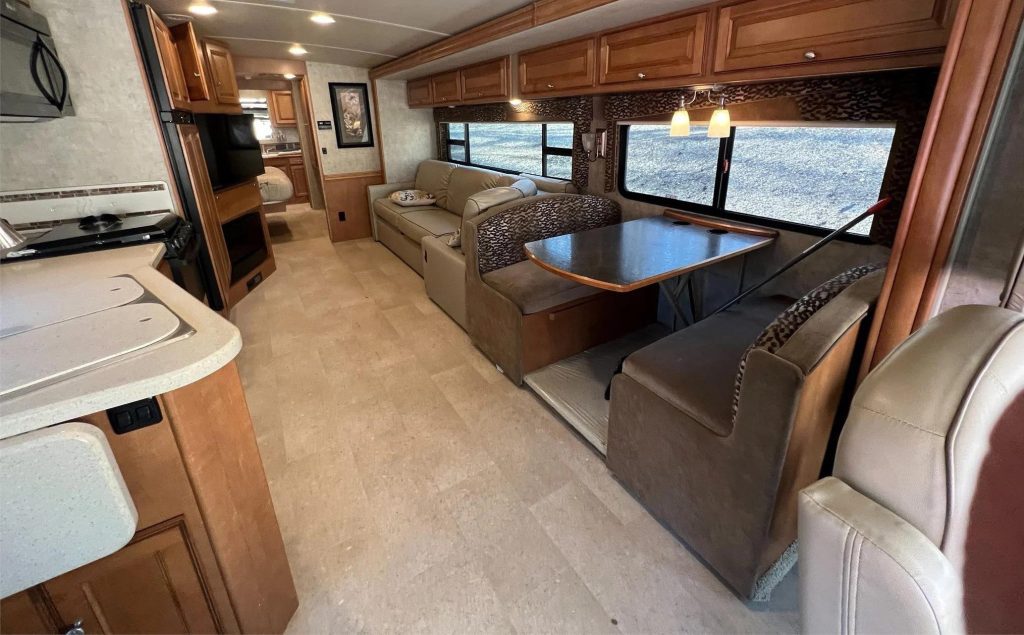 2016 Itasca Sunstar LX 35F - Image 7