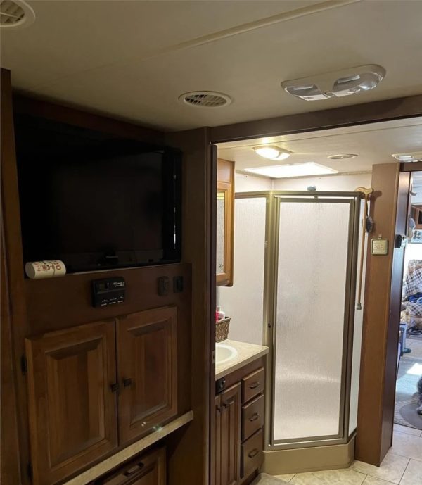 2011 TIFFIN ALLEGRO OPEN ROAD 34TGA - Image 11