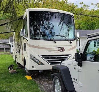 2017 Thor Motor Coach Hurricane 31s - Image 3