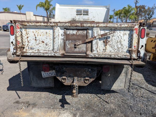 2007 C4500 Chevy Kodiak Electric Hoist Bed 5-6 yards - Image 2