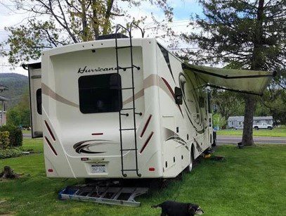 2017 Thor Motor Coach Hurricane 31s - Image 4