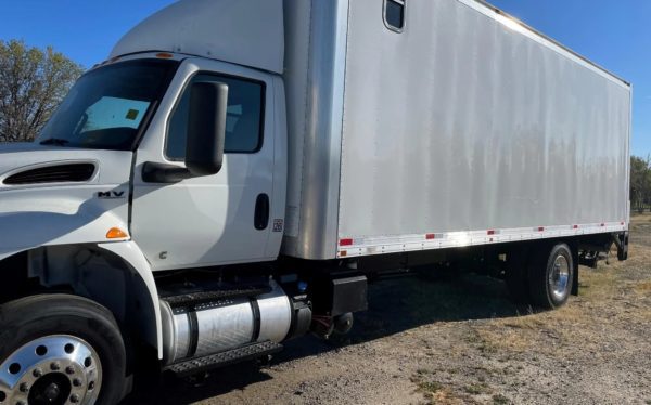 2022 International MV Box Truck - Image 3