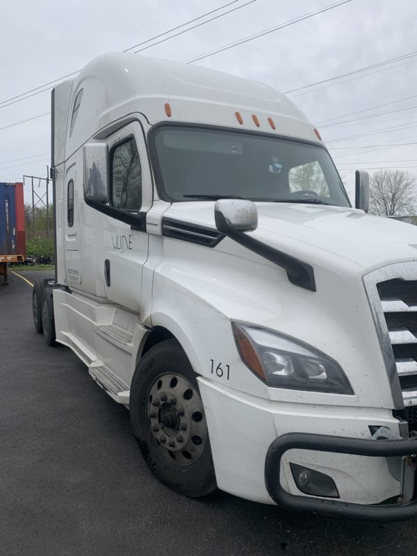 2019 Freightliner Cascadia 126 - Image 5