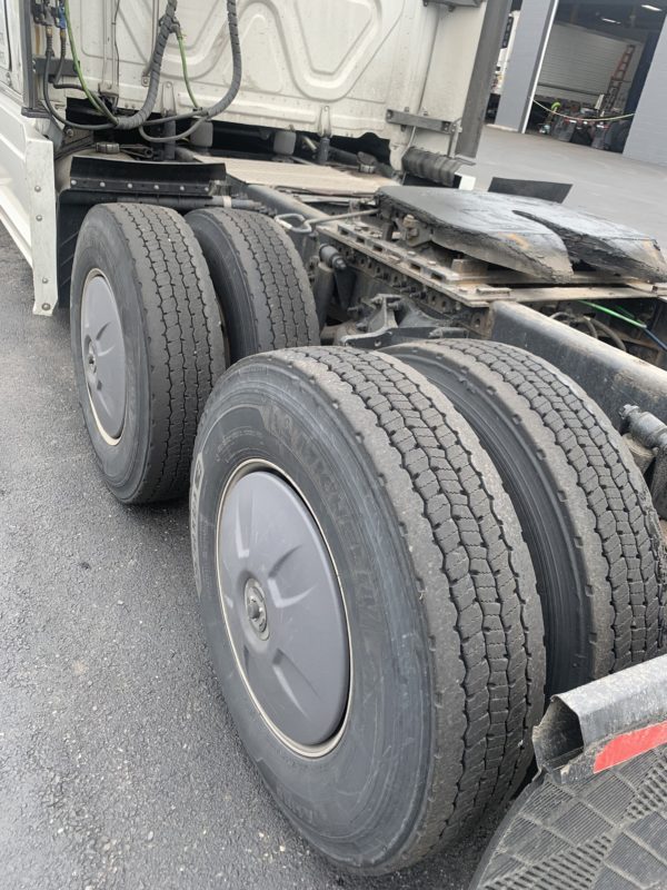 2019 Freightliner Cascadia 126 - Image 7