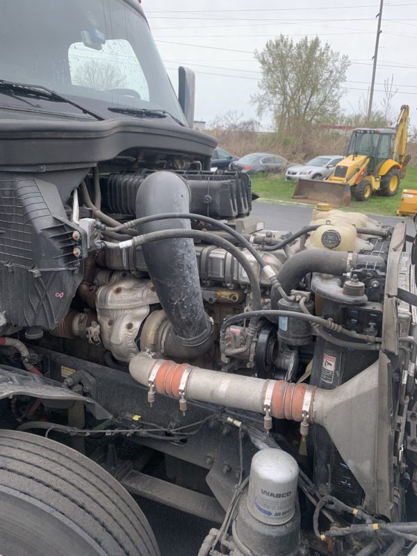 2019 Freightliner Cascadia 126 - Image 11