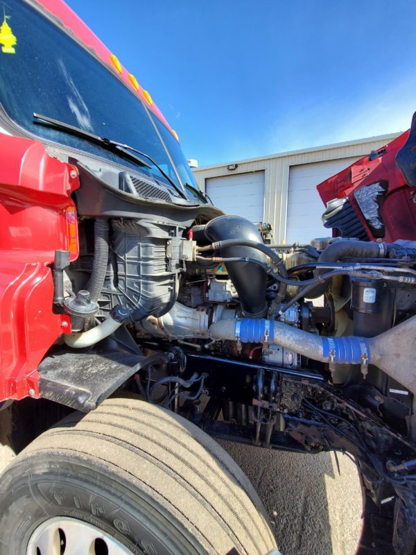 2010 Freightliner Cascadia 125 - Image 8