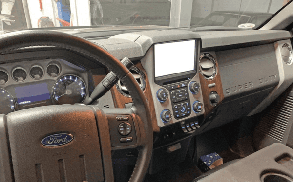 2015 Ford F550 Lariat Dump Truck - Image 15