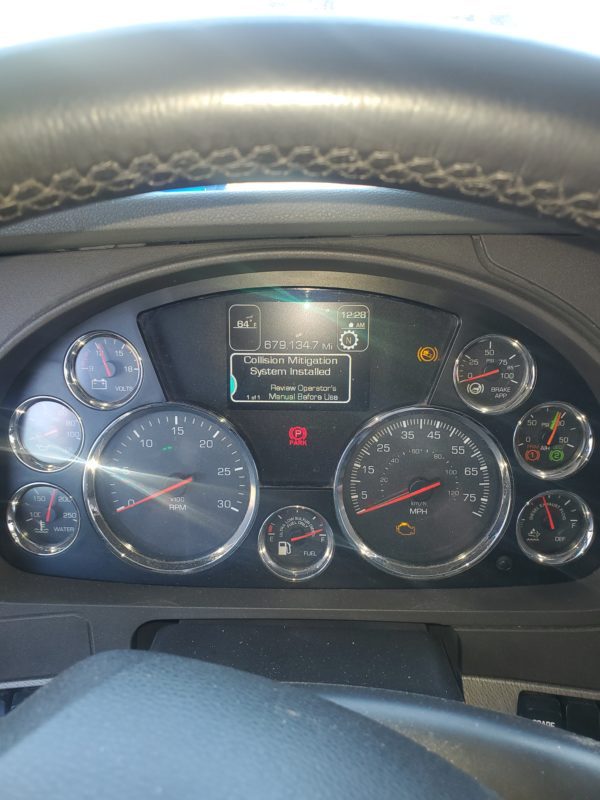 2018 Kenworth T680 - Image 4