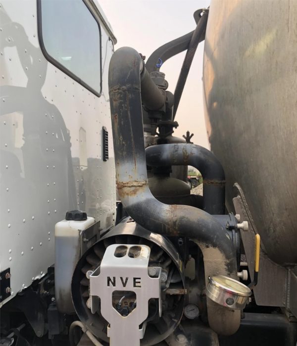 2014 International Paystar 5900 Vacuum Truck - Image 3
