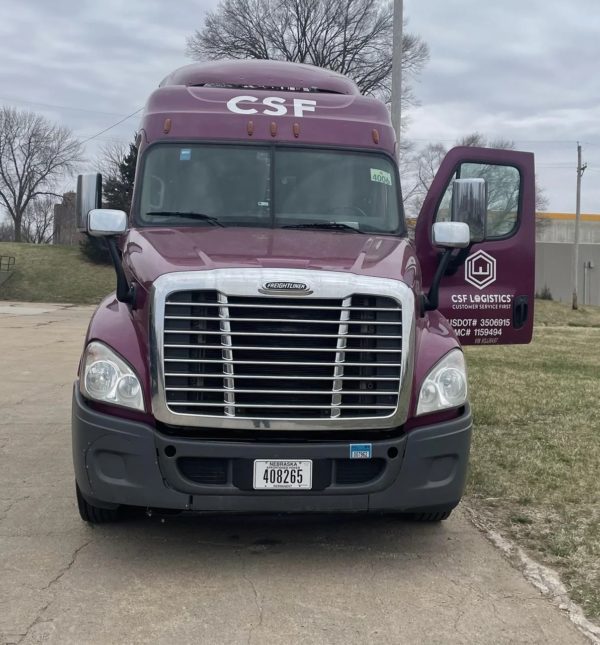 2017 Freightliner Cascadia 125 - Image 3