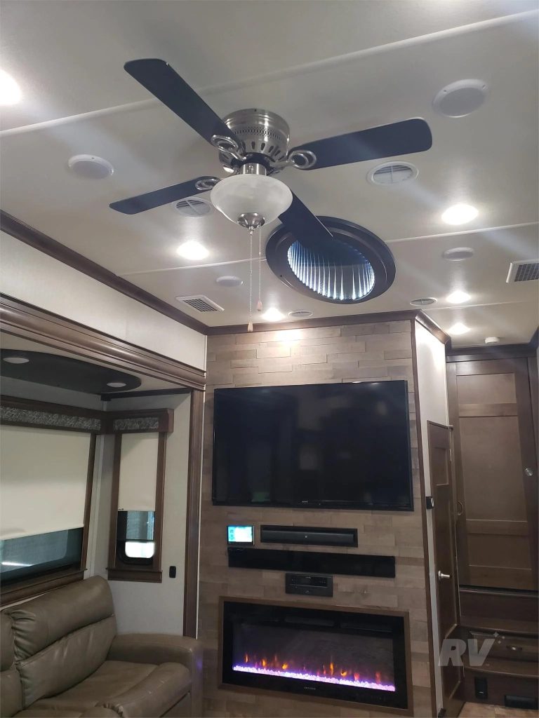 2019 Forest River Riverstone 39RKFB - Image 30