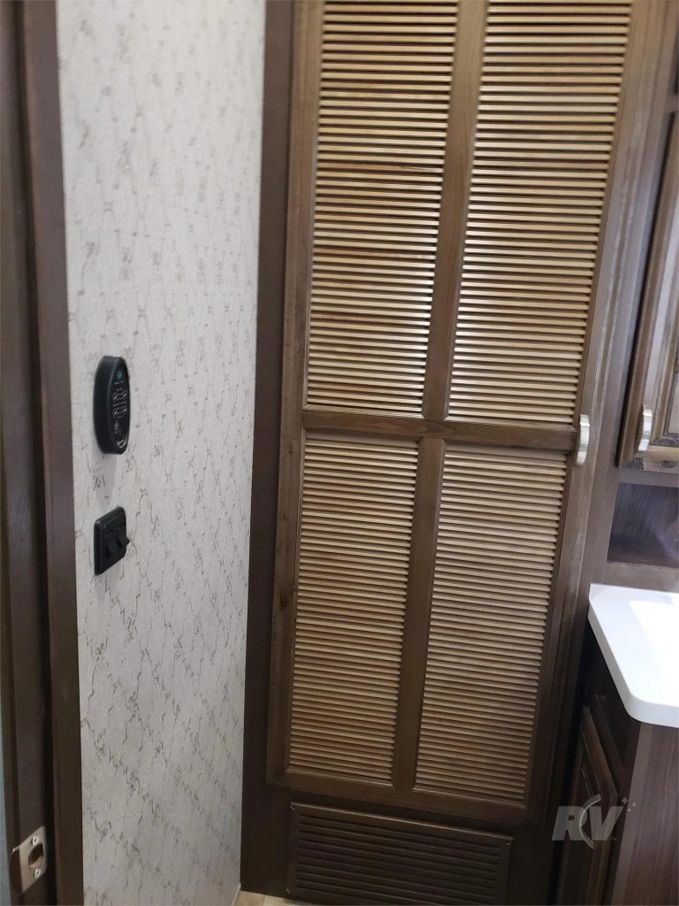 2019 Forest River Riverstone 39RKFB - Image 38