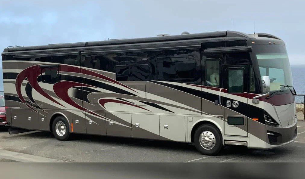 2021 Tiffin Phaeton 40IH - Image 4