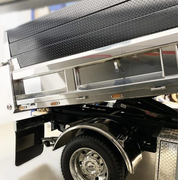 2015 Ford F550 Lariat Dump Truck - Image 4