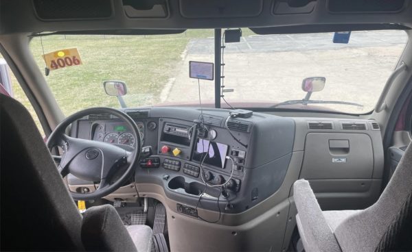 2017 Freightliner Cascadia 125 - Image 8