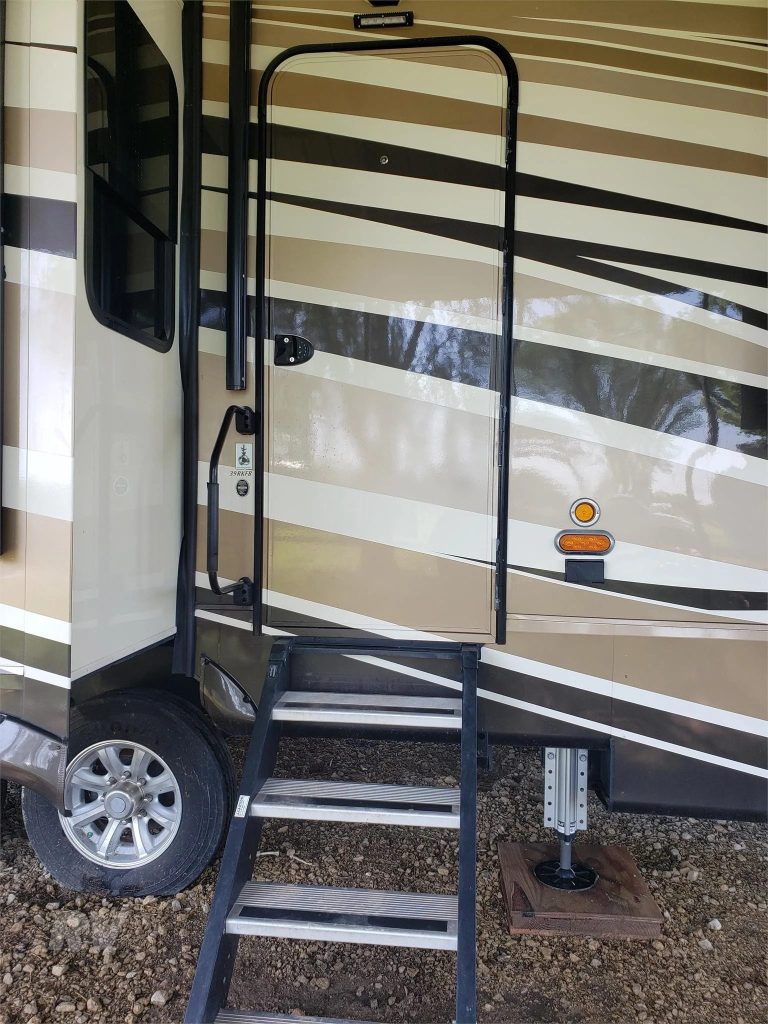 2019 Forest River Riverstone 39RKFB - Image 9