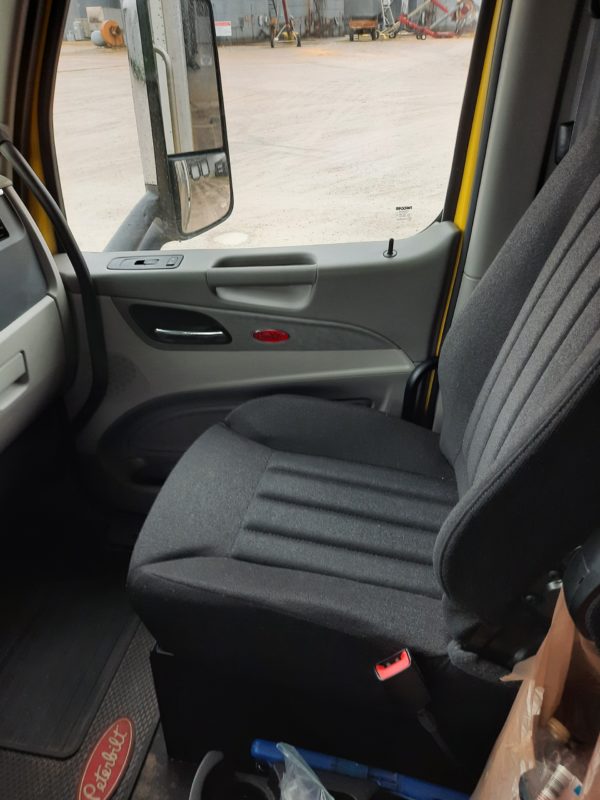 2019 Peterbilt 579 - Image 6