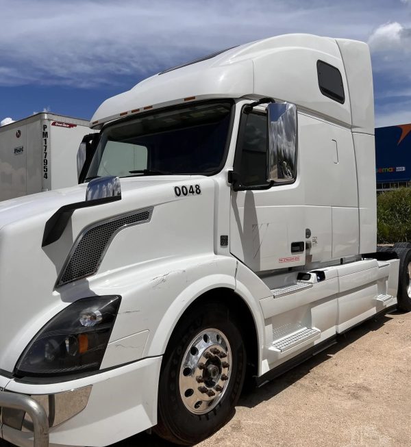 2016 Volvo VNL42T670 - Image 13
