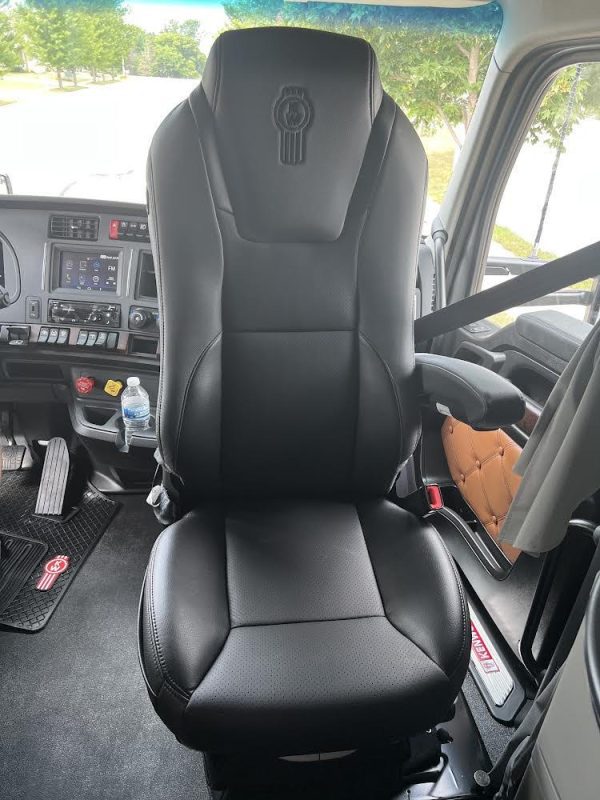 2023 Kenworth T680 - Image 28