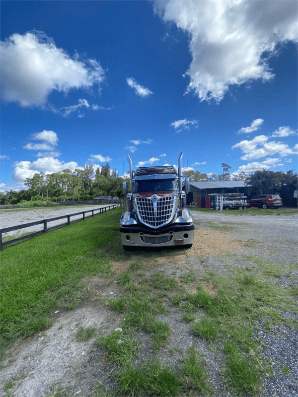 2017 International Lonestar & 2017 Vanguard Reefer Trailer - Image 3