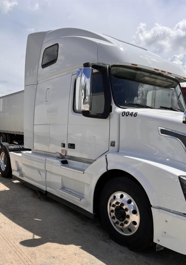 2016 Volvo VNL42T670 - Image 5