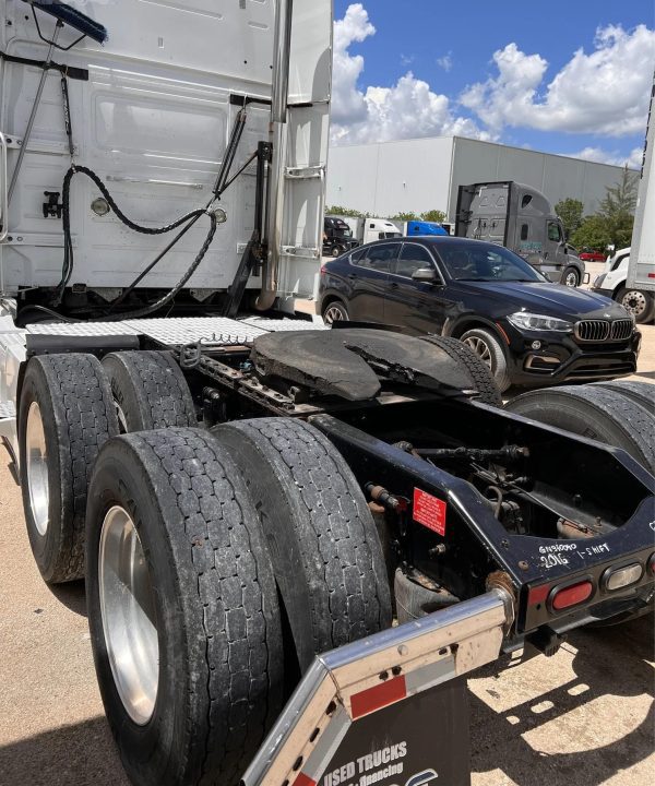 2016 Volvo VNL42T670 - Image 6